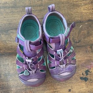 Keen. Purple. Little kids size 13.